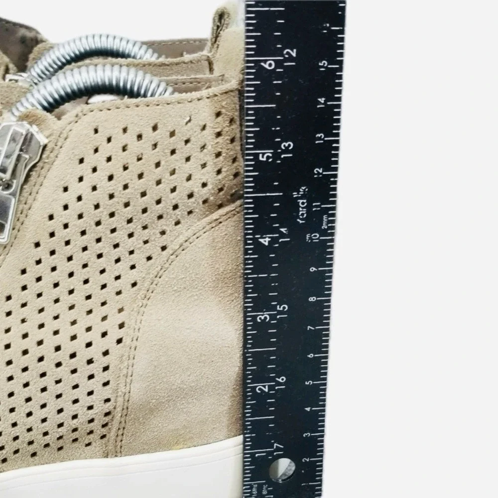 🥾🌿 STEVE MADDEN‎ Wedgie-P Perforated Suede Wedge Sneakers Tan 8.5M